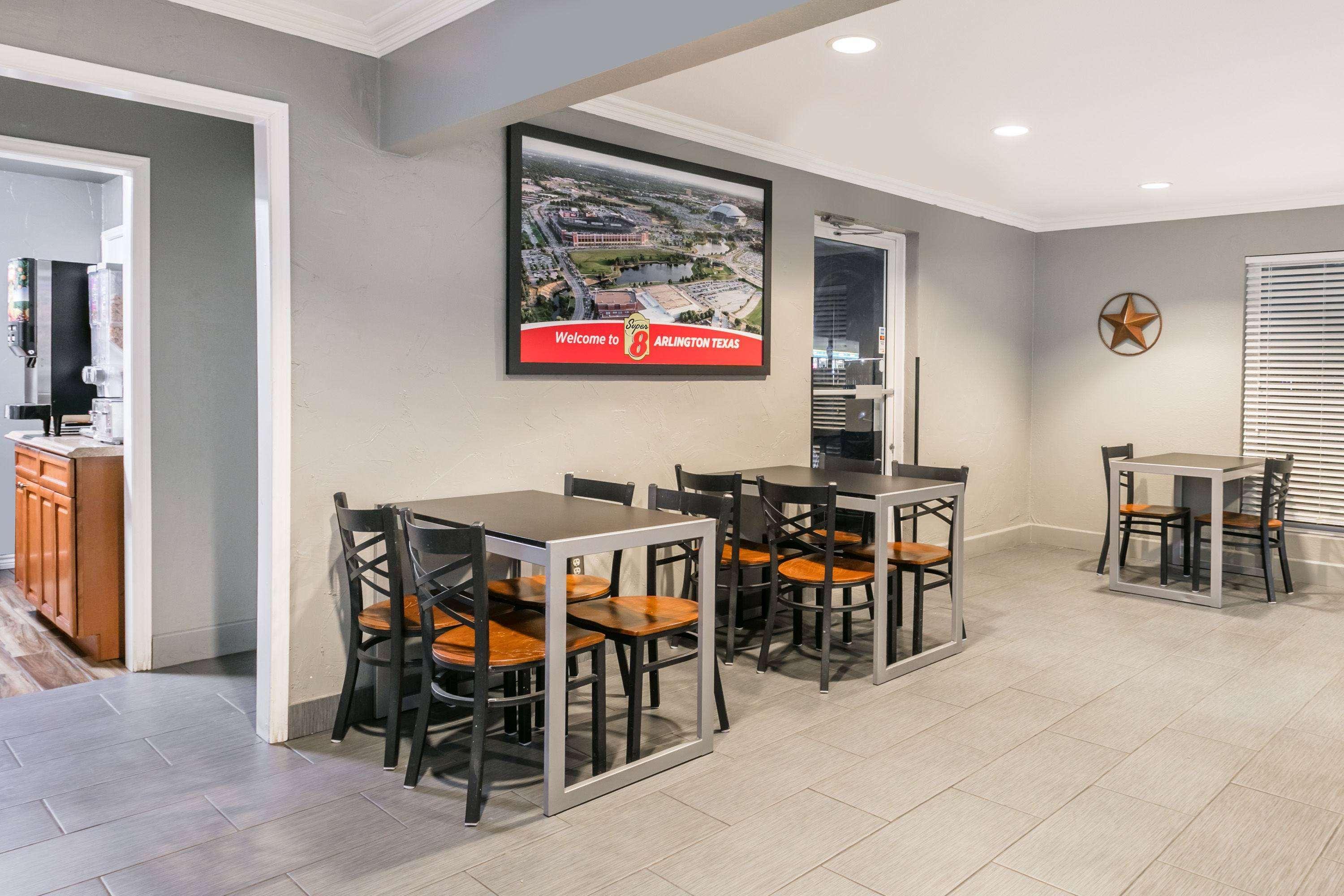 Super 8 By Wyndham Arlington Near At&T Stadium Εξωτερικό φωτογραφία