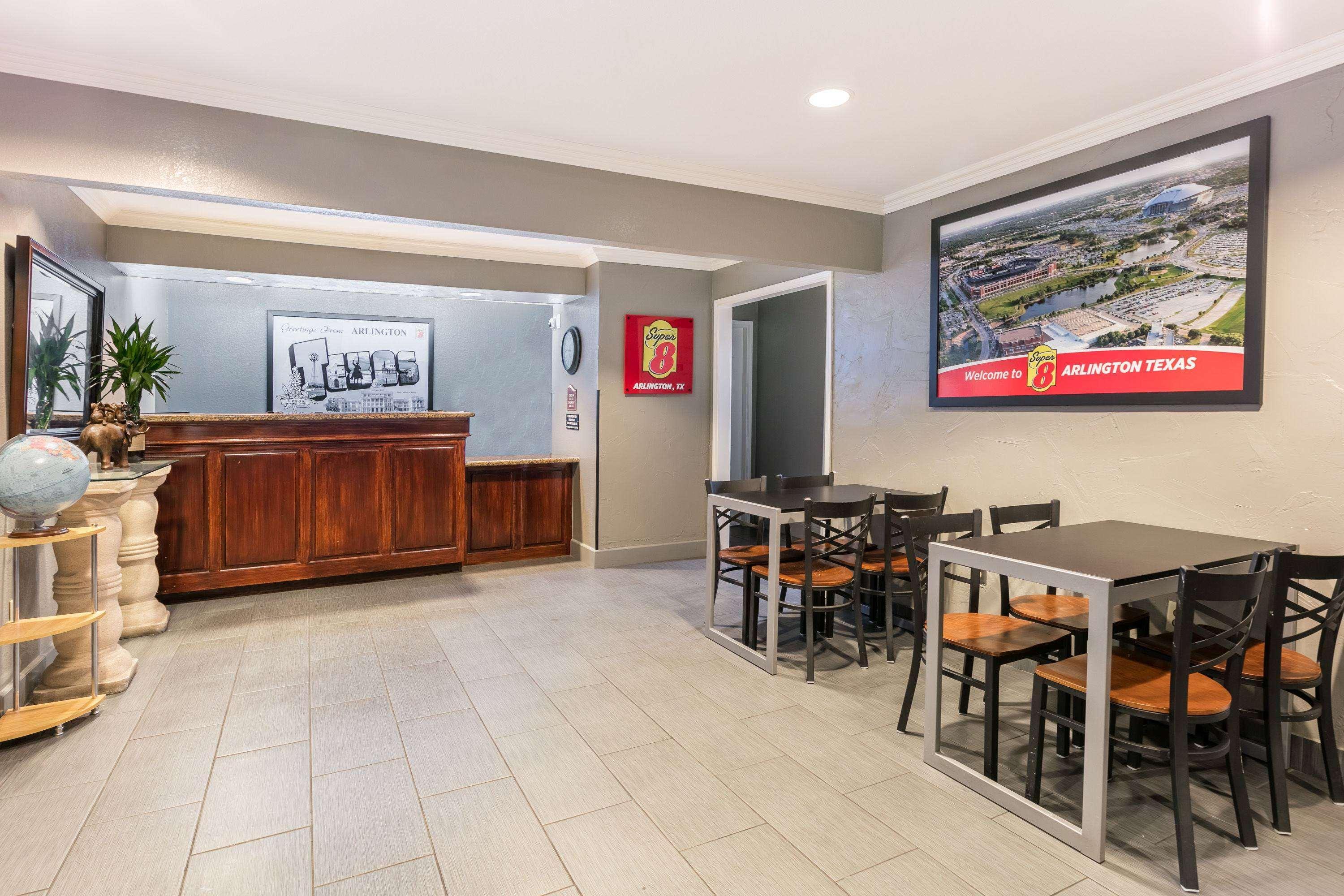 Super 8 By Wyndham Arlington Near At&T Stadium Εξωτερικό φωτογραφία