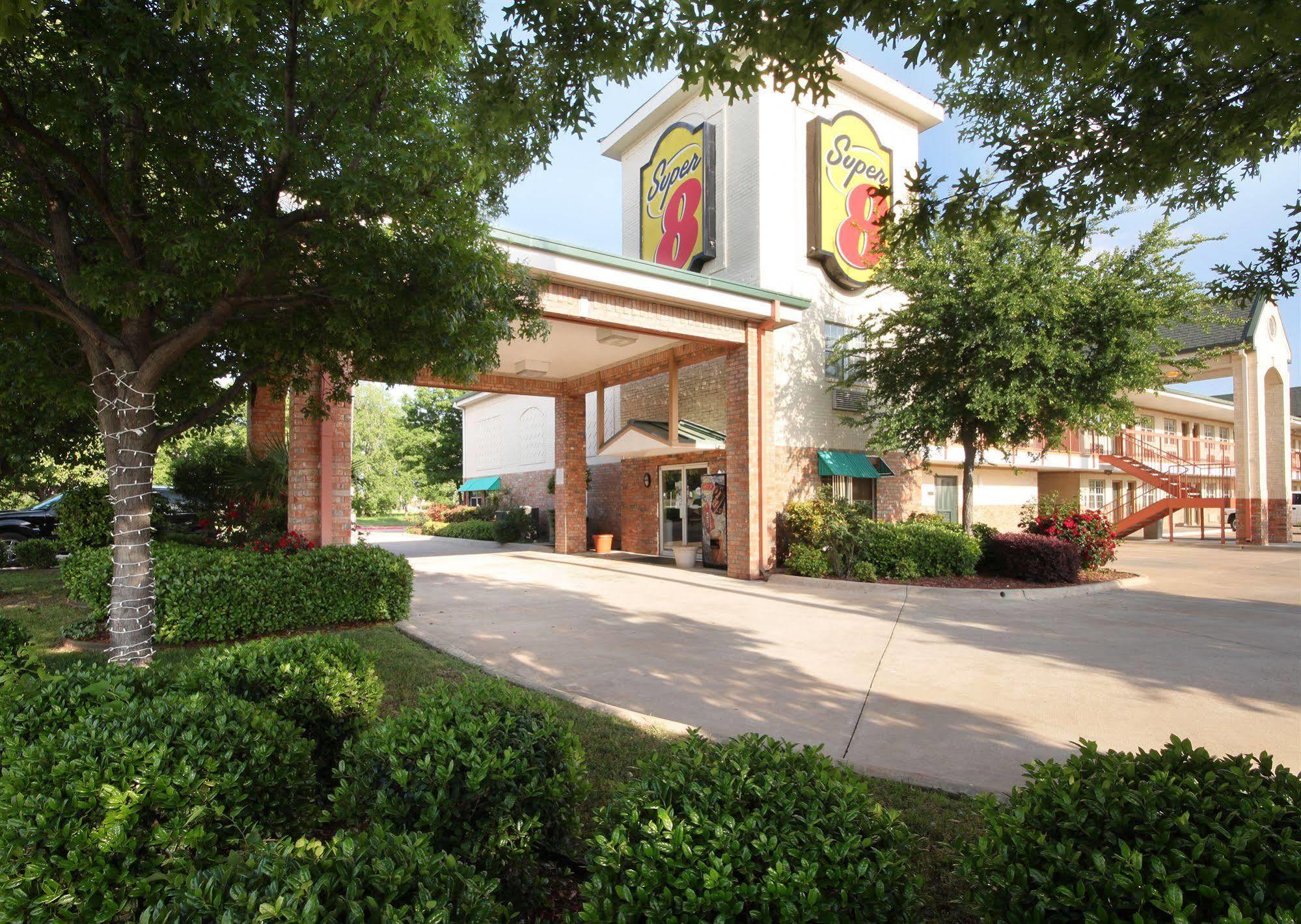Super 8 By Wyndham Arlington Near At&T Stadium Εξωτερικό φωτογραφία